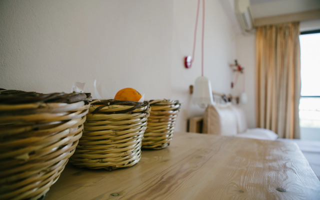 Gorgona Studios and Apartments
