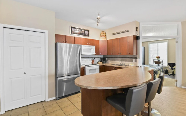 Pinnacle Pointe - By Vacations Kelowna