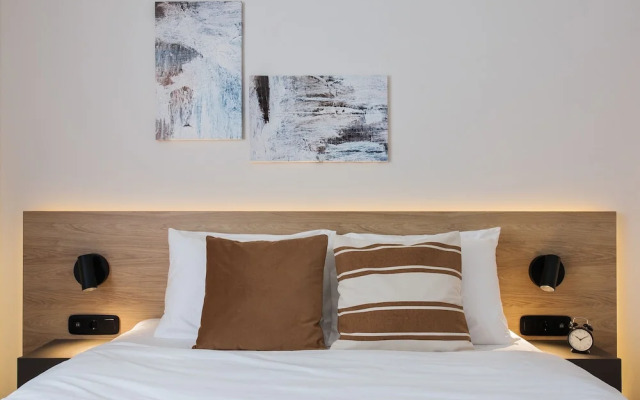 UPSTREET Modern Minimalist 3BD Apt-Hilton