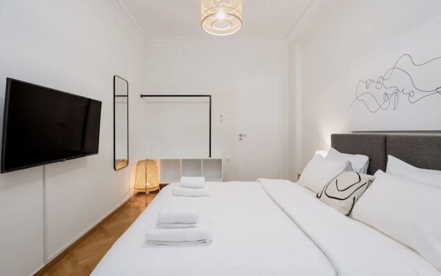 Modern apartment near Lycabettus hill with balcony