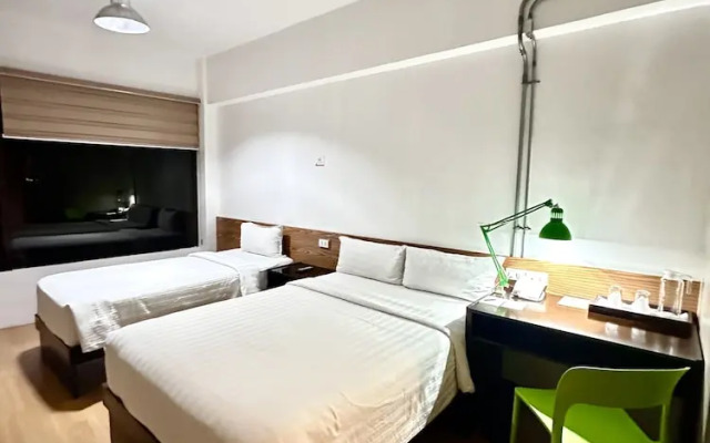 Travelbee Seaside Inn