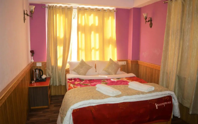 Rufina Lachung De'Crown