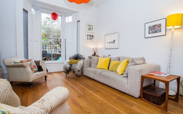 Stunning Stylish 3 Bed House in Fantastic Location