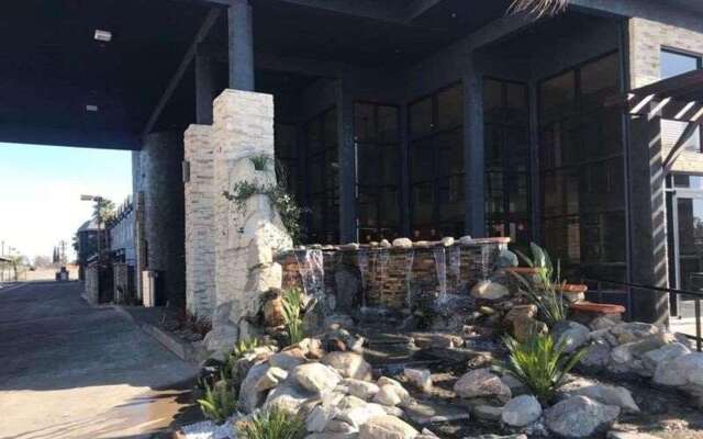 Country Inn & Suites by Radisson, Bakersfield, CA