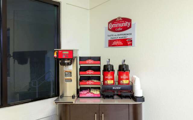 Travelodge by Wyndham Essington / Philadelphia Airport