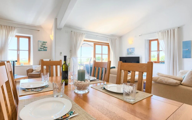 Bibali in Bibali With 3 Bedrooms and 3 Bathrooms