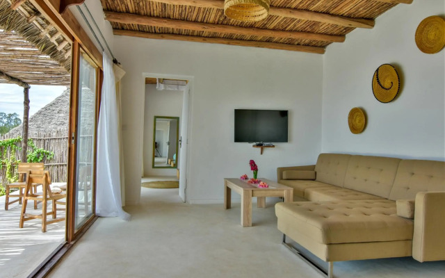 Zanbluu Beach Hotel