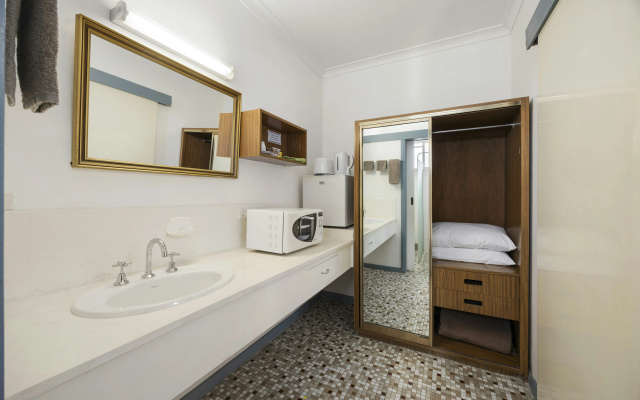 Castle Motel Bairnsdale – Guest Rooms – Bairnsdale
