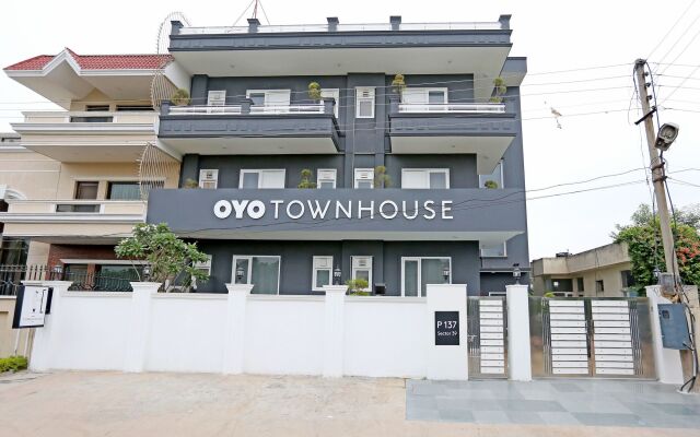 OYO Townhouse 018 Medanta