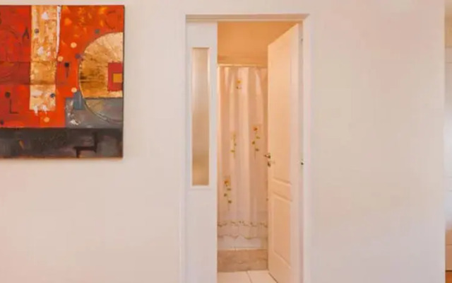 Centrally Located Studio in Downtown