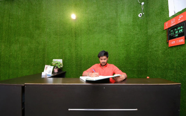 Urban Guest House By OYO Rooms
