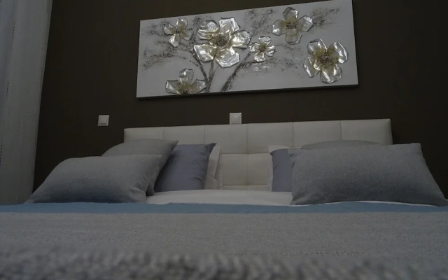 Lovely renovated studio