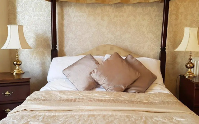 The Clovelly - Guest Accomodation