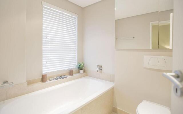 2 Bedroom apartment with Breathtaking Views!