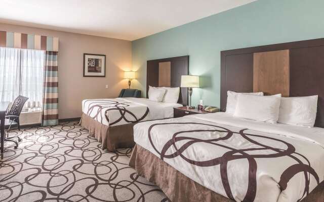 La Quinta Inn & Suites by Wyndham Fort Worth - Lake Worth