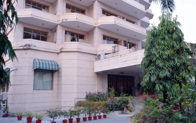 OYO 3140 Classic Residency