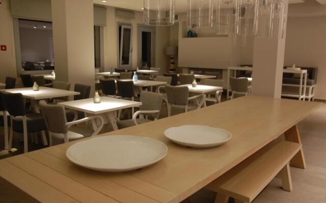 Grotta Hotel