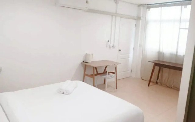 Mitr INN Sukhumvit 2 - BTS Nana