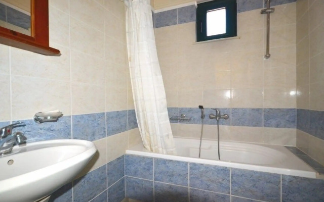 Aloni Suites