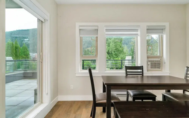 Opulent Oasis Exquisite 2Bedroom Retreat