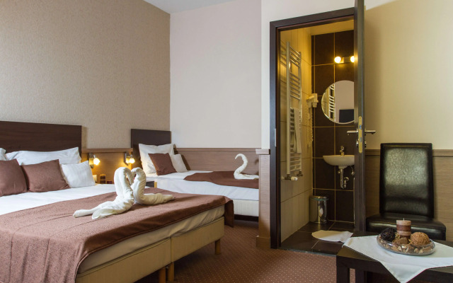 Central Hotel 21