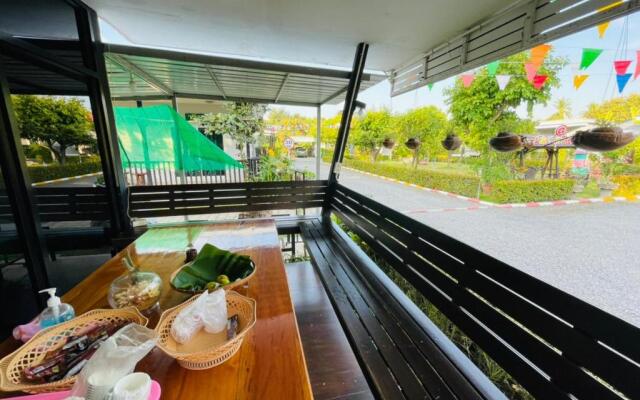 Baan Ruay Suk Resort, Lopburi
