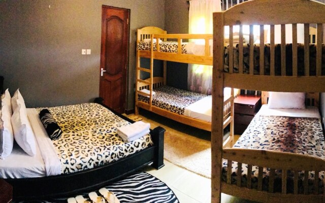 Savannah House - Hostel