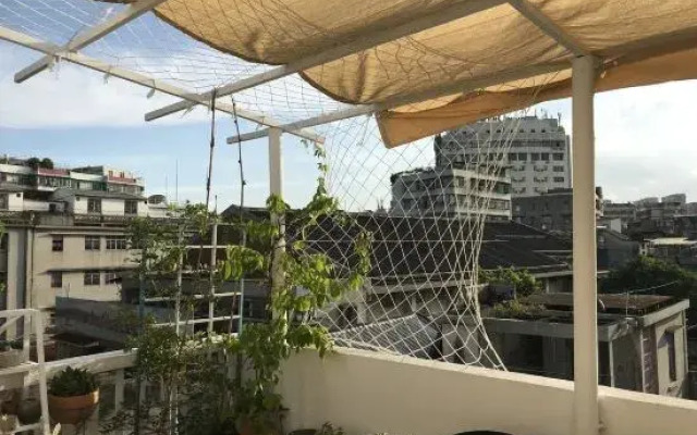 Sanzao Shiyue Hostel