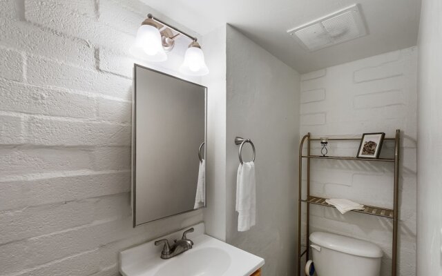 Campus Walk Condo 2 BR by Casago
