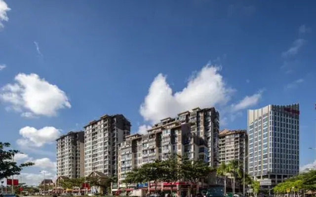 Qixin Smart Hotel (Wanning High Speed Railway Station)