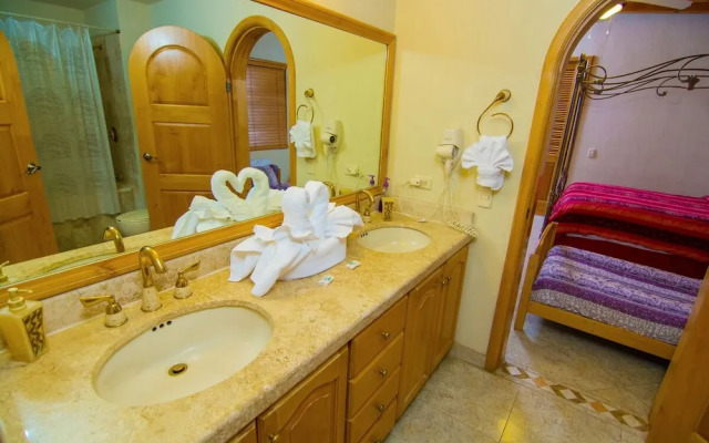 Villa 6 - 4 Br Villa