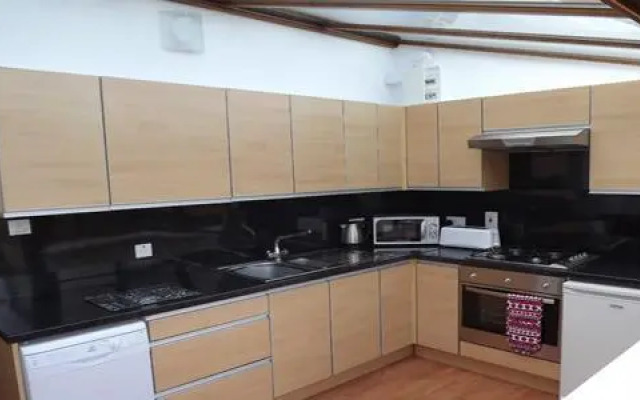 Hookless Holiday Homes