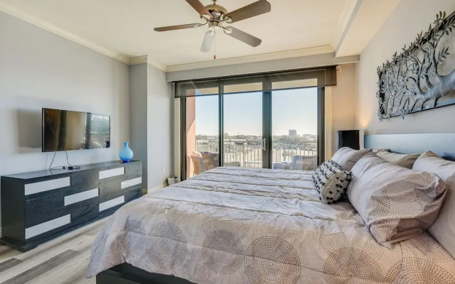 Emerald Grande Condo: Beach, Marina & Ocean View