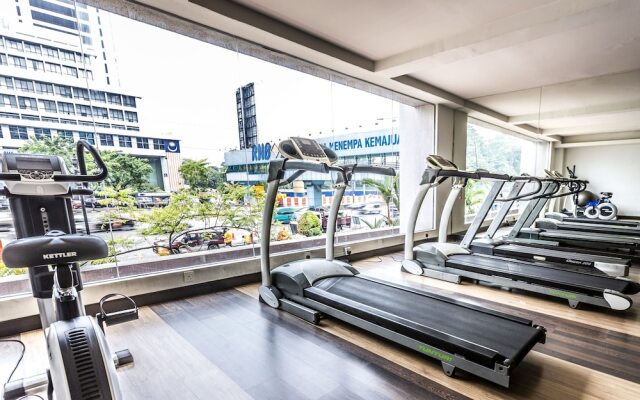 The Forum Condominium by Brassalova 76