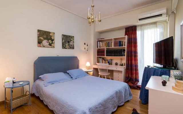 Romantic apartment near Acropolis