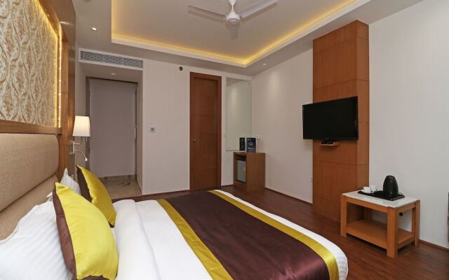 Oyo 10824 Hotel Star Suites