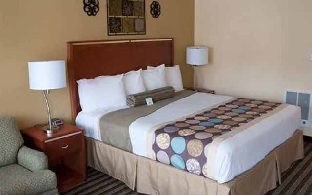 Deer Haven Inn & Suites