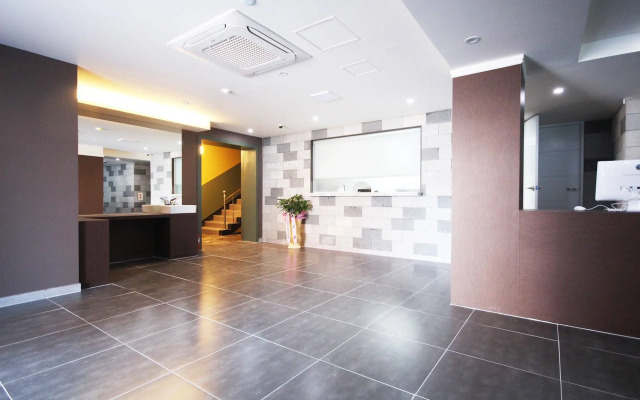 Haru Hotel