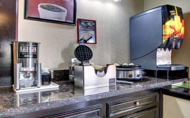 Econo Lodge Clinton - Jackson West