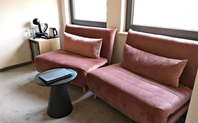 Reverence Hotel