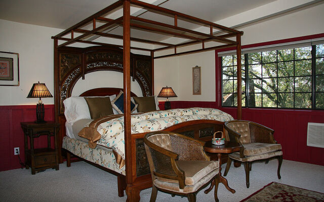 Old Crocker Inn