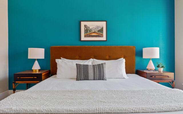 Denver | Premiere 2BD/2BA Riverfront Apartment