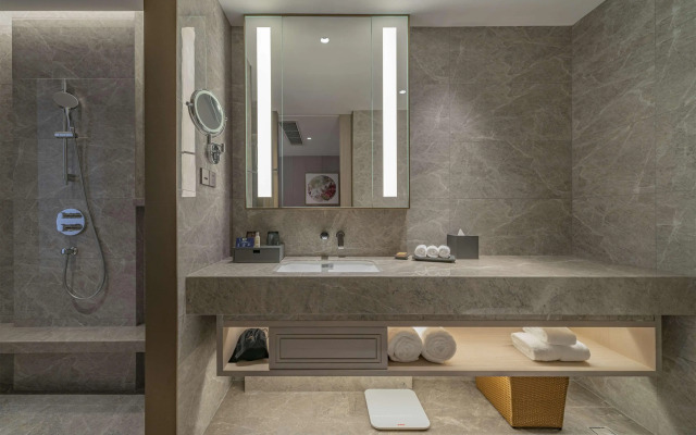 DoubleTree by Hilton Shenzhen Nanshan Hotel & Residences