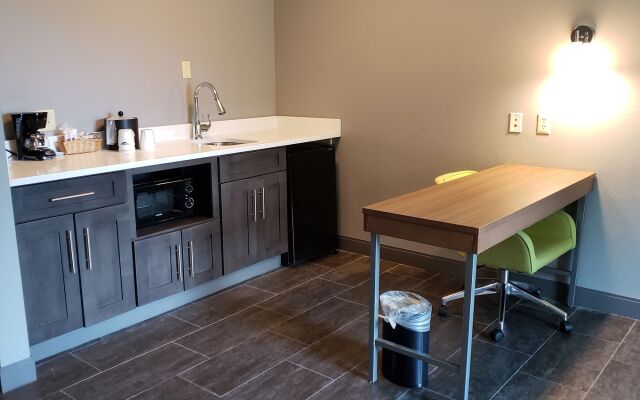 Hampton Inn & Suites Newtown