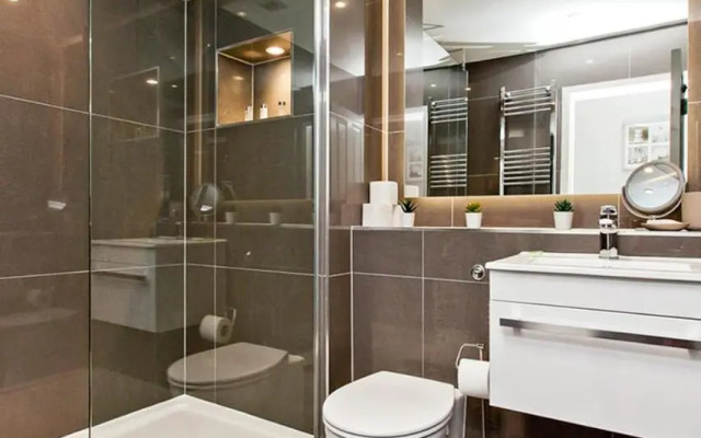 Modern & Spacious 1 Bed Apt, West End
