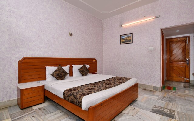 OYO 1294 Hotel Padmini International