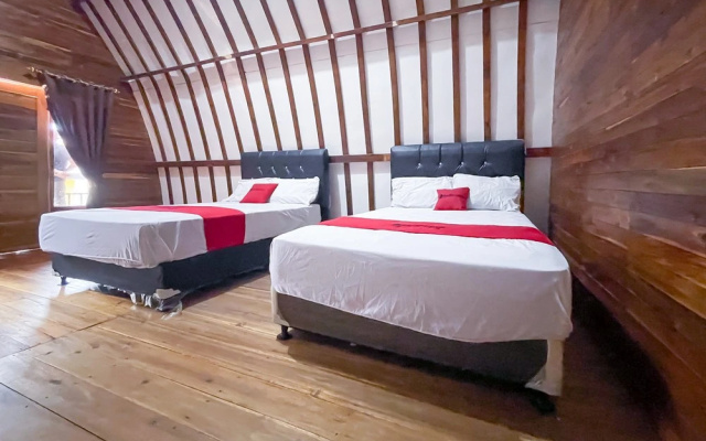 RedDoorz Plus @ Erbysa 4 Pantai Sayang Heulang Pamengpeuk Garut – Guest Rooms – Mancagahar