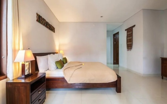 SMV - garden - 8-BR · 8BR Garden Villa Walk to Beach and Shops Legian – Guest Rooms – Kuta
