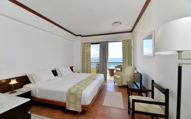 Limira Mare Hotel
