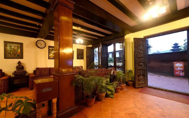 Vajra Guest House & Restaurant